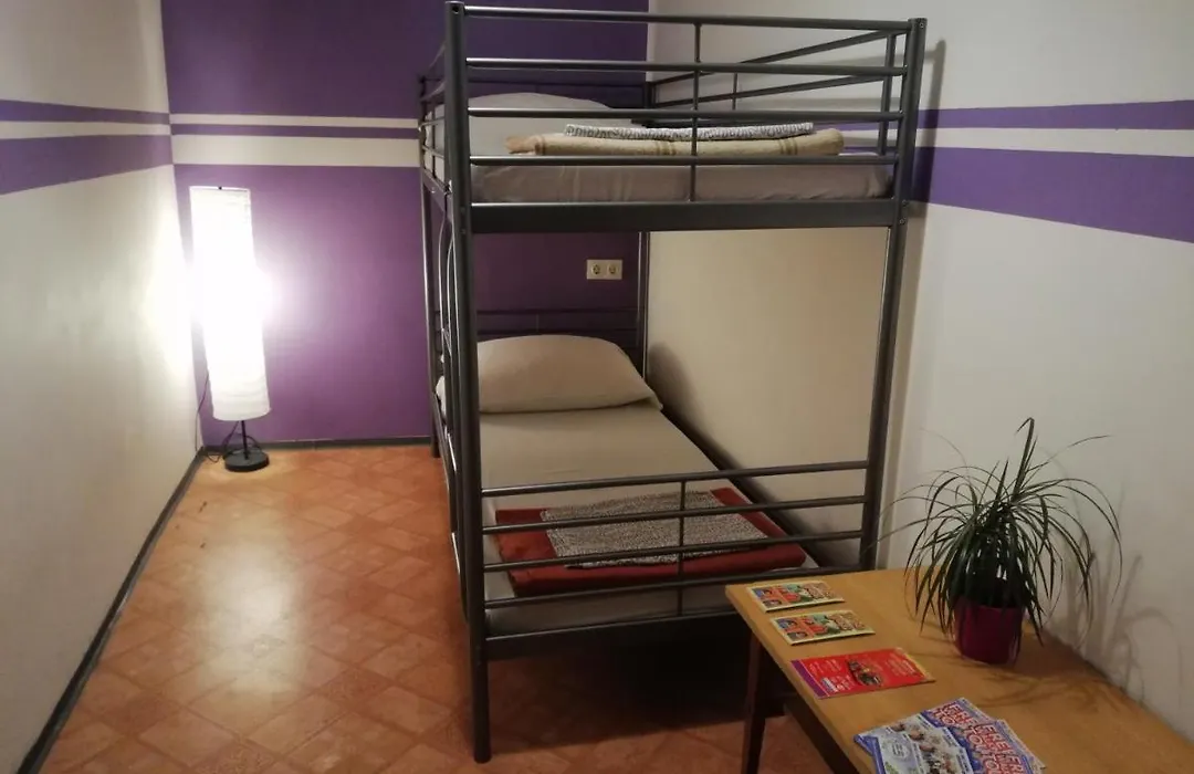 Budapest Party Hostel At Udvarom-1